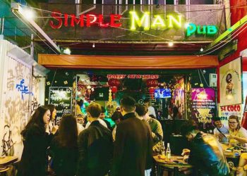 SIMPLE MAN PUB
