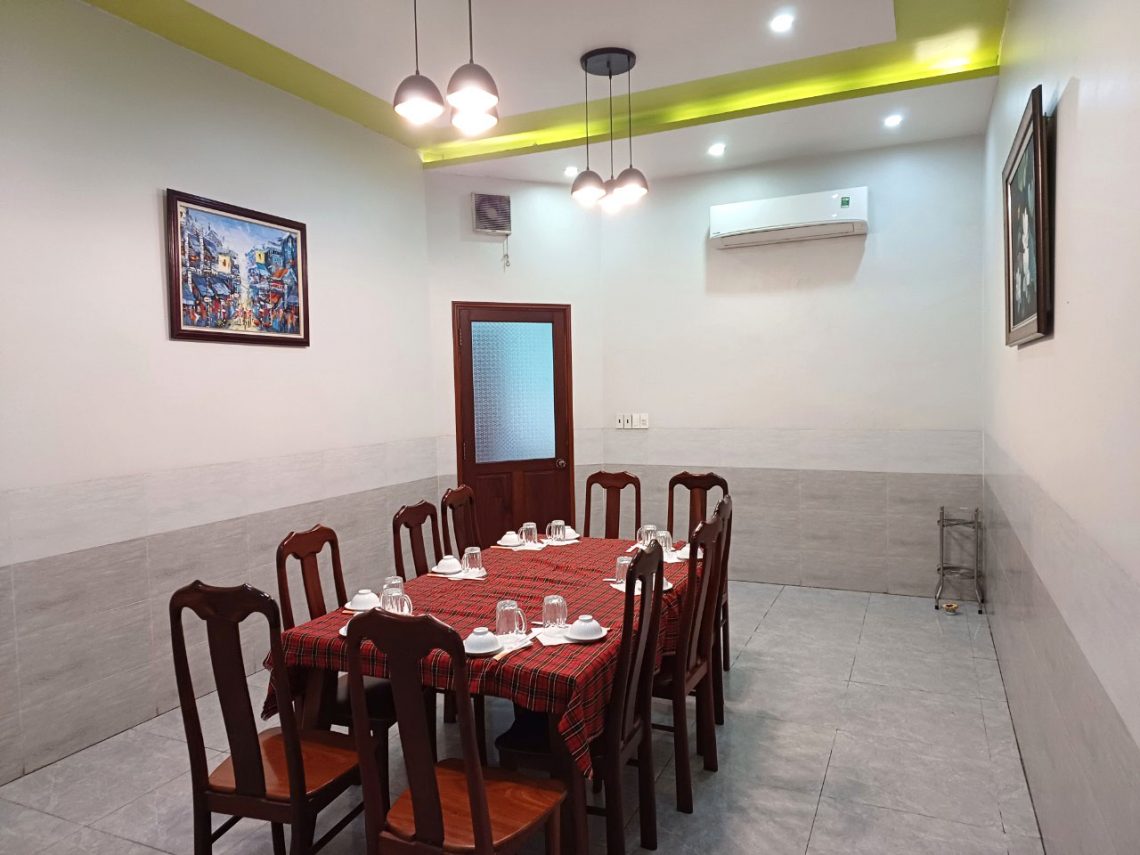 QUÁN ĂN A TRƯỜNG