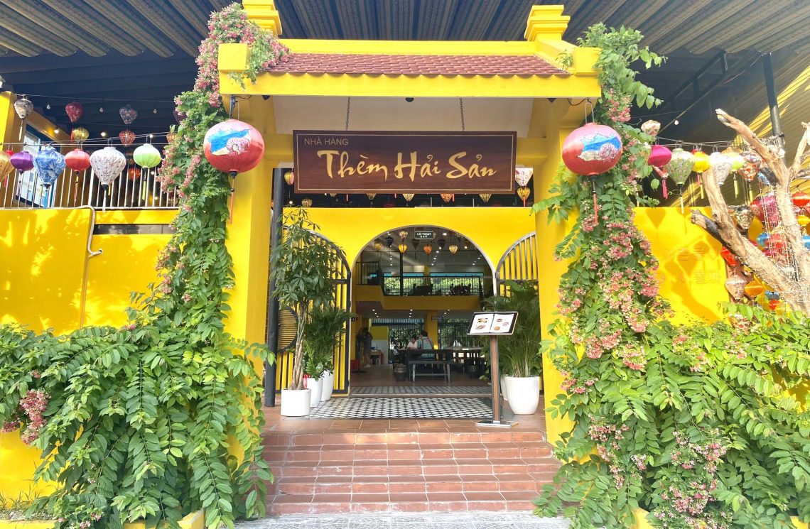NHÀ HÀNG THÈM HẢI SẢN