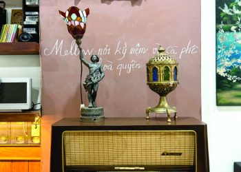 MELLOW COFFEE  & BEER