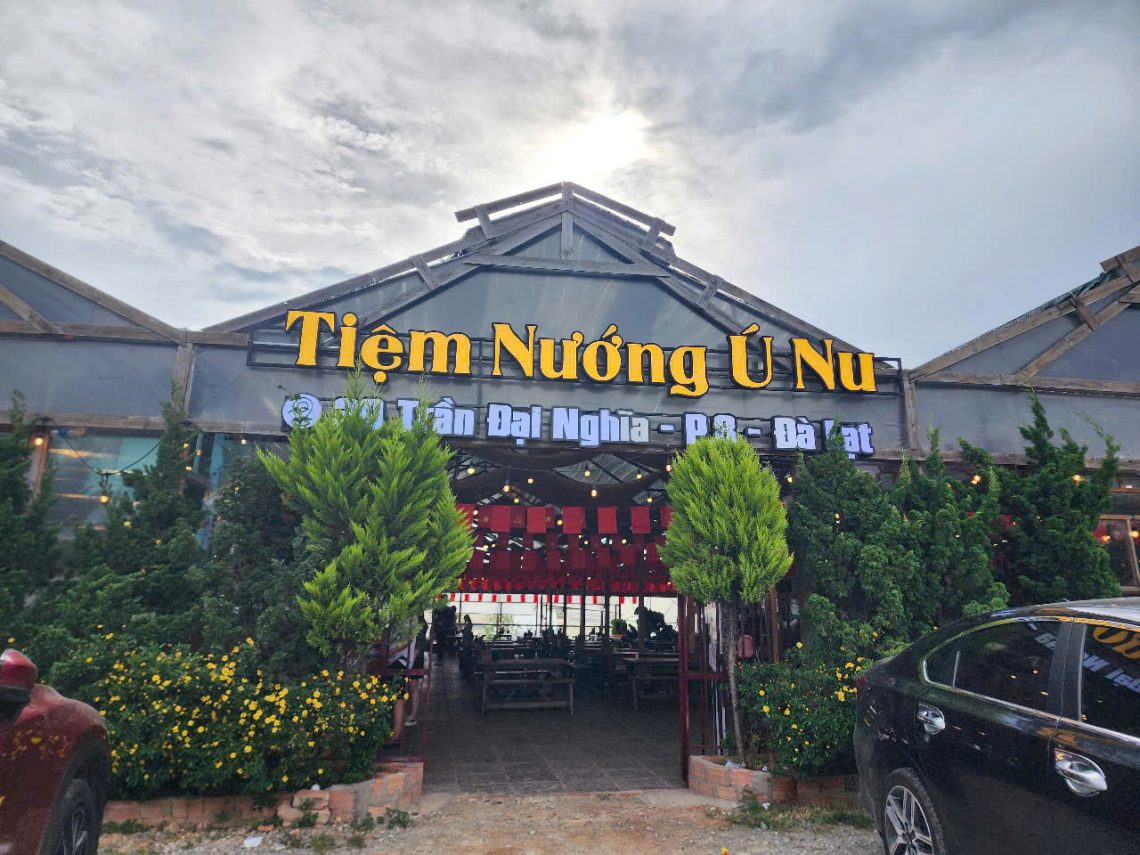 TIỆM NƯỚNG Ú NU