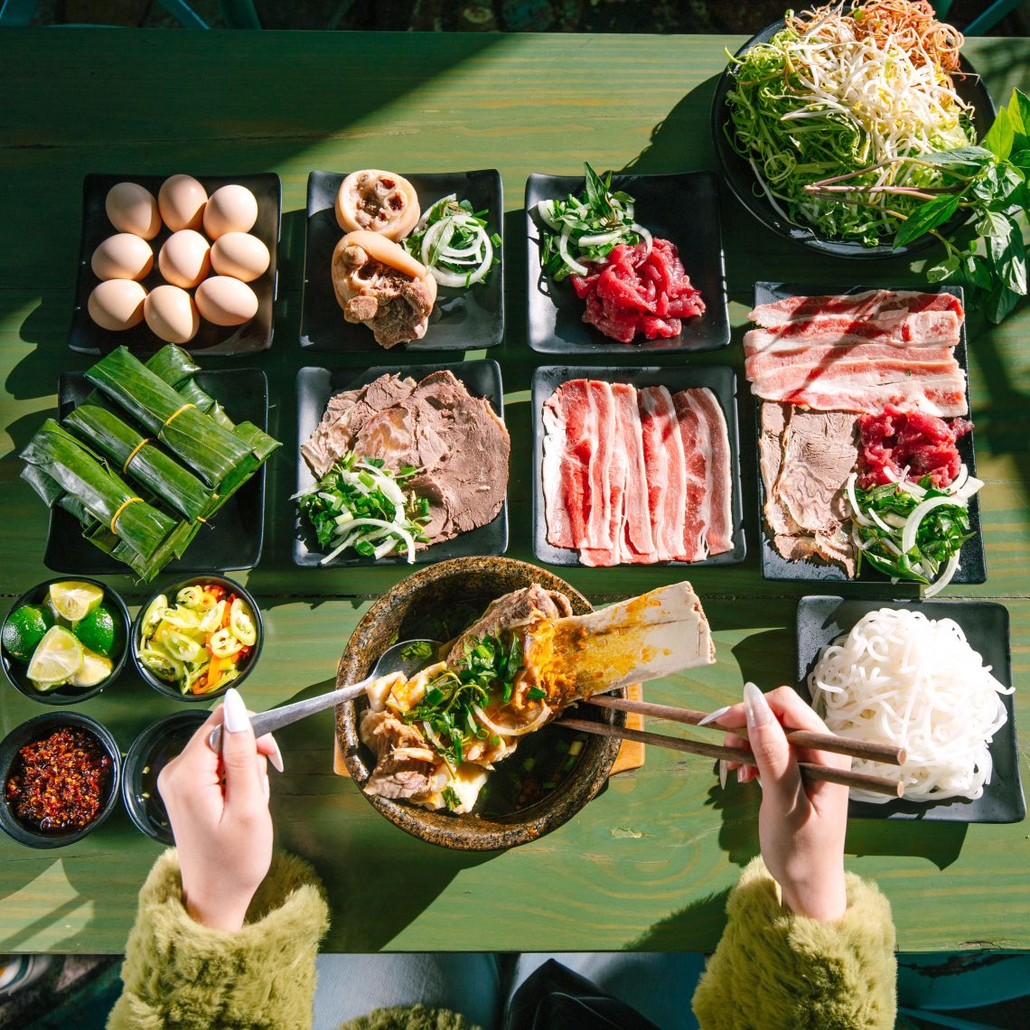 BÚN BÒ THỐ ĐÁ HOA DÓ & COFFEE